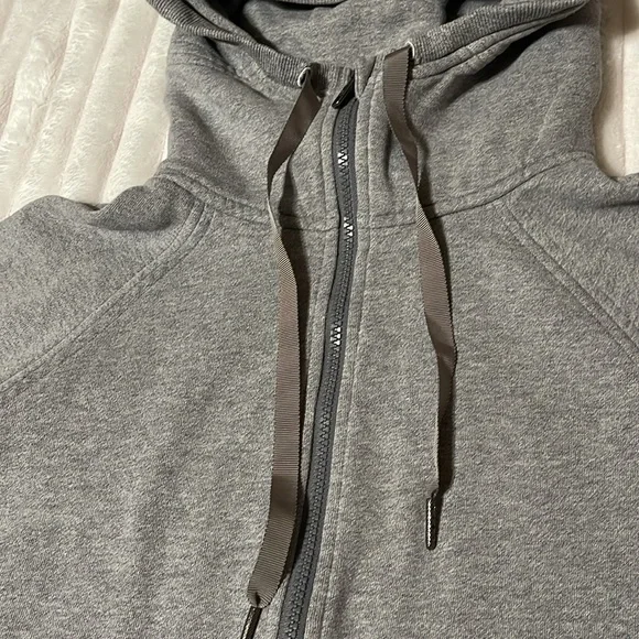 Lululemon Full Zip Hoodie | Size 8 - Picture 2 of 9